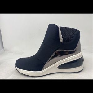 DKNY Women’s Slip On Wedge Shoe Black/Gunmetal Borg Size 9M US